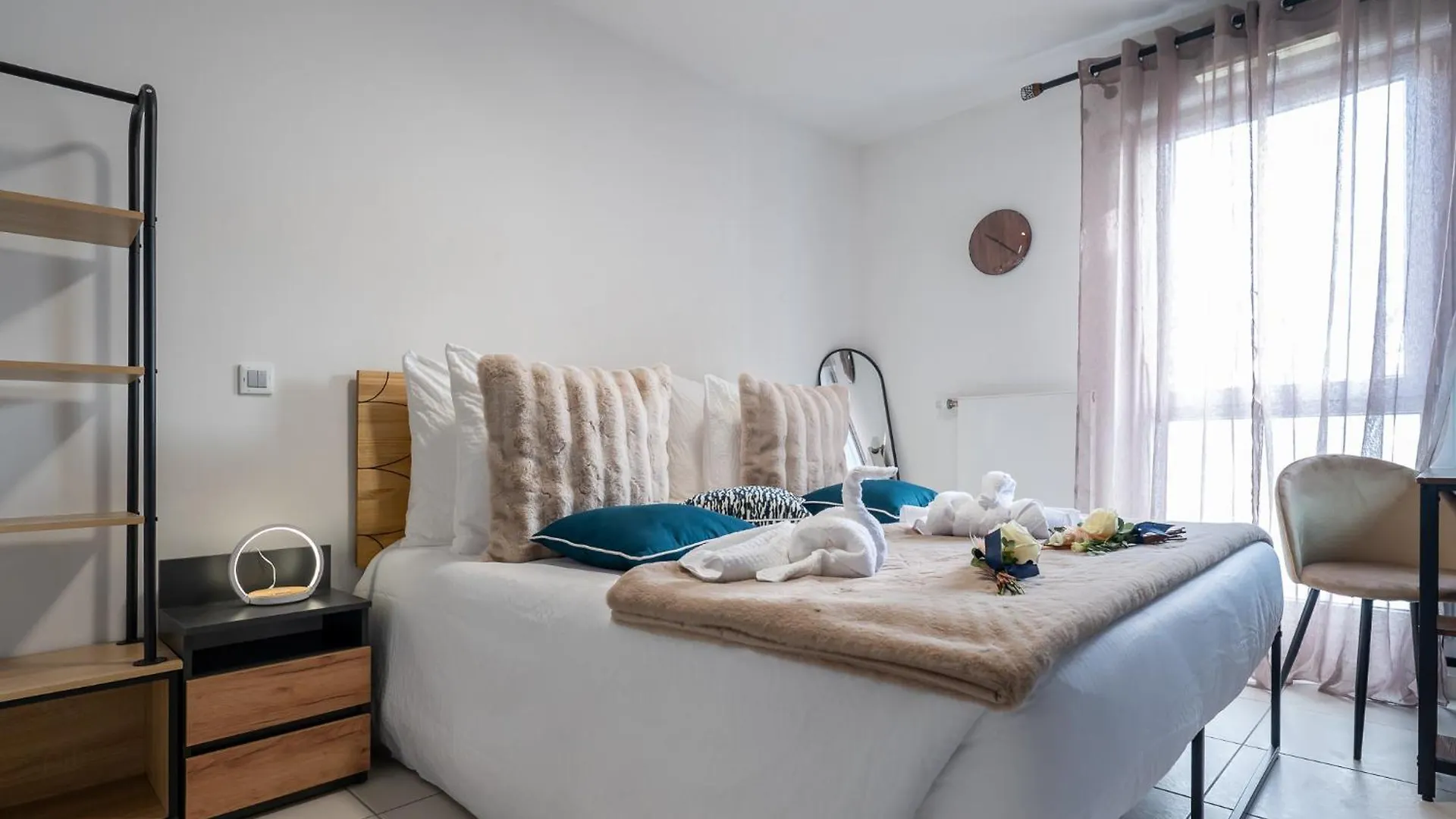 Au Charme Lyonnais Classe 3 Etoiles Venissieux